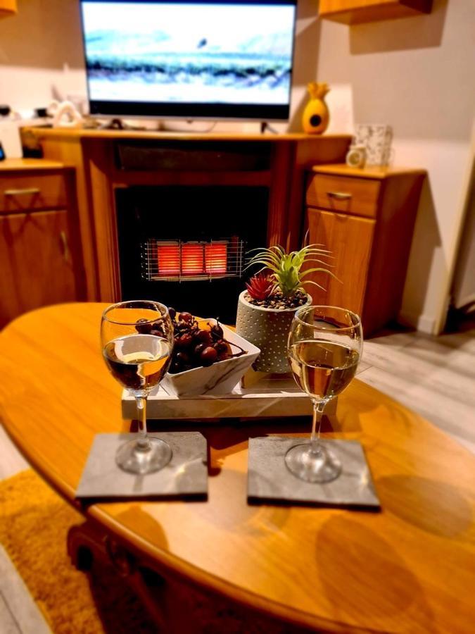Unique Caravan With Outdoor Space Ballantrae エクステリア 写真